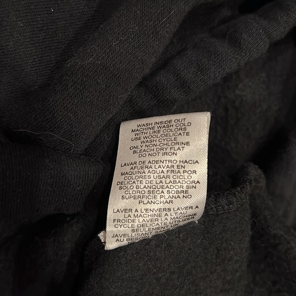 Cute black hoodie sweatshirt size XL worn couple times great condition - Picture 5 of 5